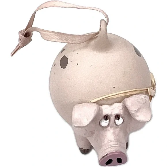 Pink Pig round ornament - Picture 1 of 12